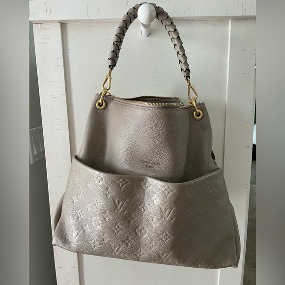 Authentic Louis Vuitton Monogram Empreinte Maida Hobo Purse - Picture 1 of 13